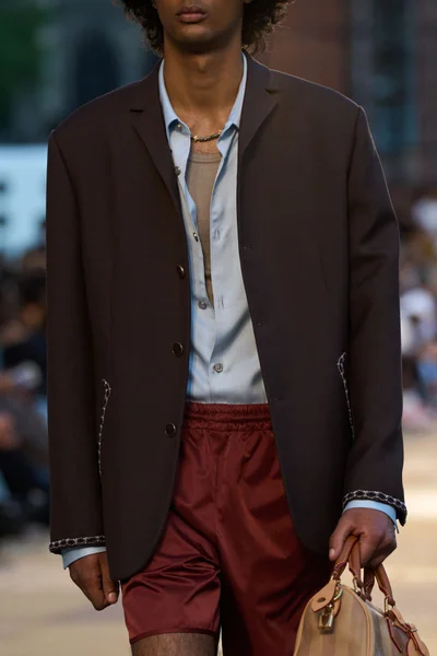 Look 56